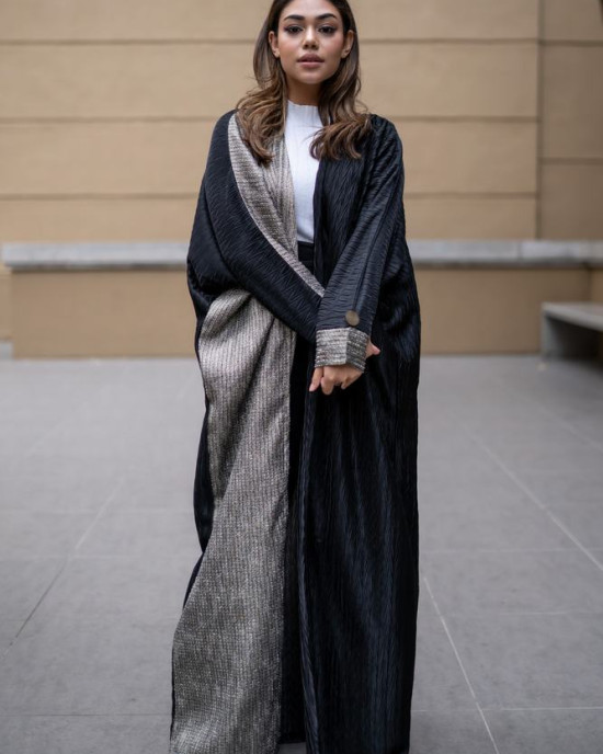 DUBAI STYLE BISHT THROW 