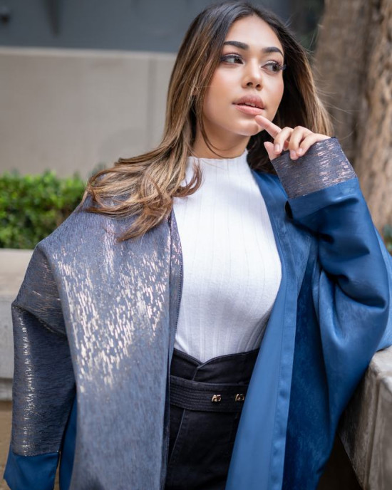 DUBAI STYLE BISHT THROW 