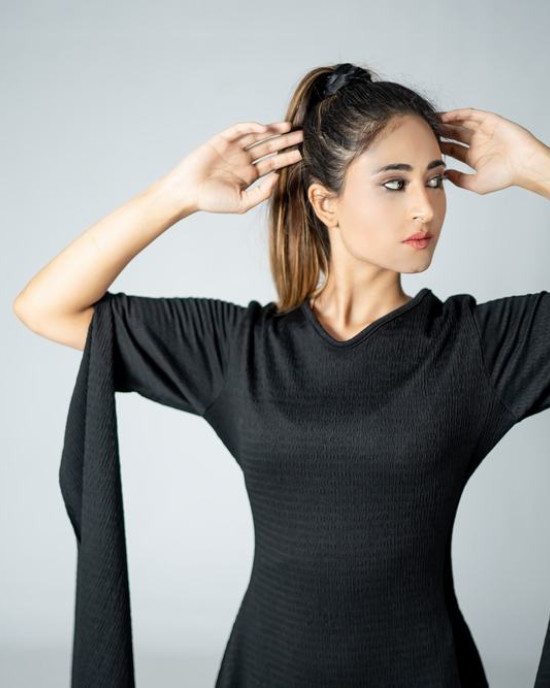 BLACK A LINE  EXTRA LENGTH SLEEVE 
