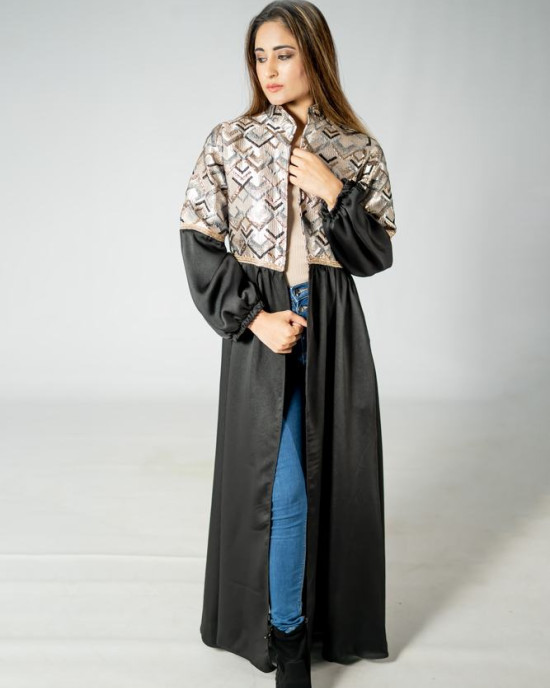 BLACK THROW WITH BROCADE 